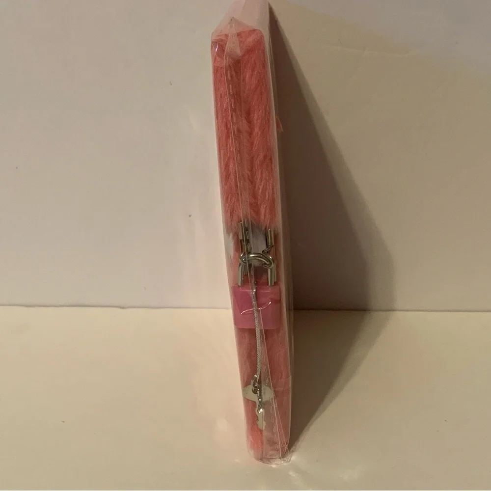 NWT. HELLO KITTY Melody Fuzzy Journal Diary with Lock
